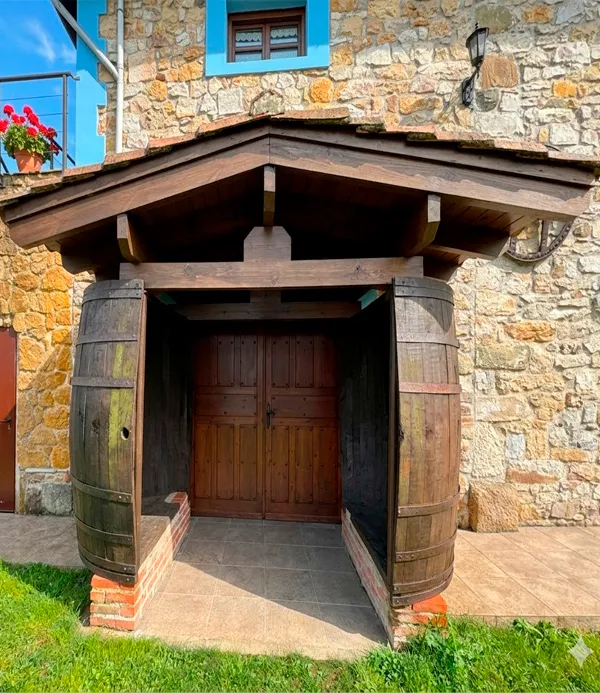Entrada al Llagar de las casas de aldea El Llagar